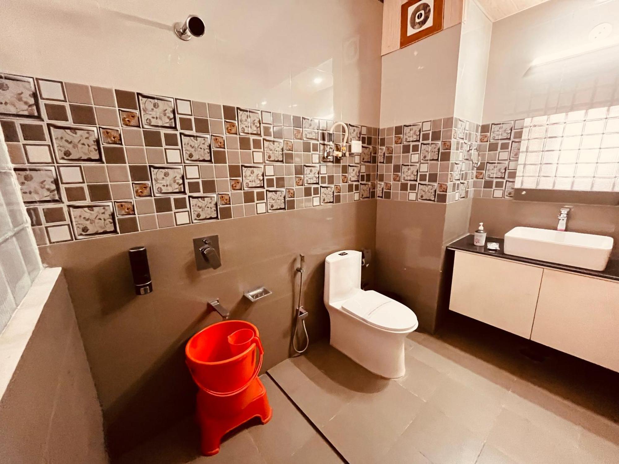 Tata Vista Resort Mall Road Manali - Centrally Heated & Air Cooled Extérieur photo