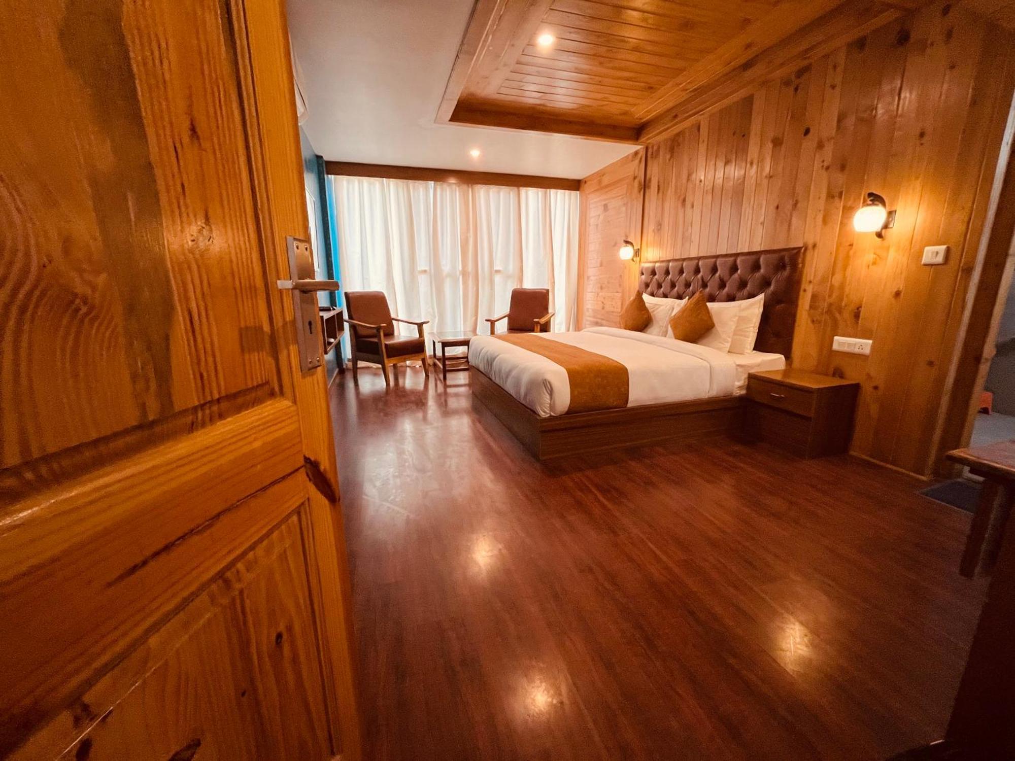 Tata Vista Resort Mall Road Manali - Centrally Heated & Air Cooled Extérieur photo